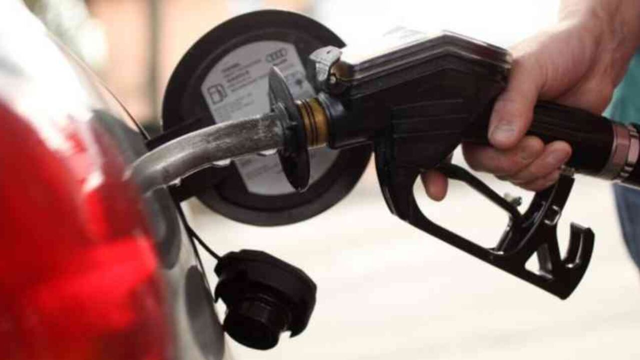 Sube precio promedio de la gasolina en 13 principales ciudades del país