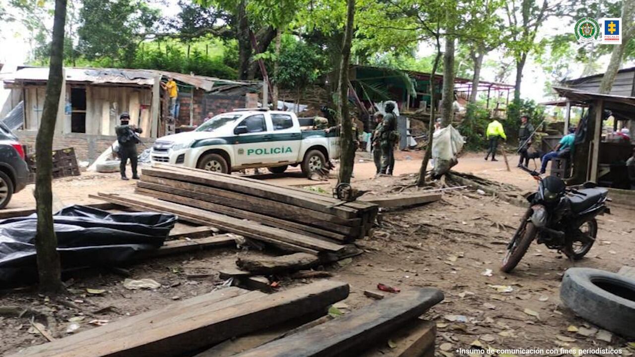 La Fiscalía logró la captura de seis personas que estarían al frente de una estrategia criminal contra el medio ambiente en Santander y Antioquia.