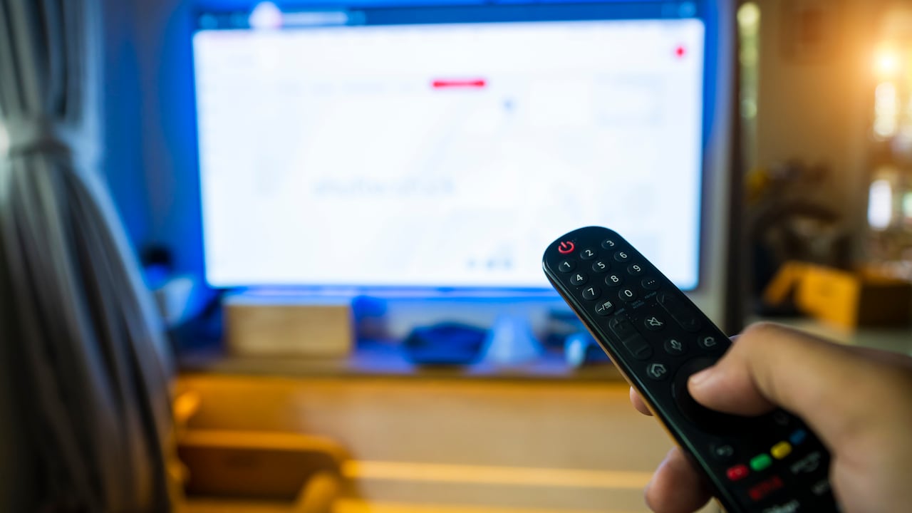 Esta configuración en el televisor ayuda a reducir el consumo de energía.