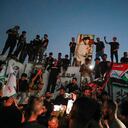 Los manifestantes incendiaron la embajada de Suecia en la capital iraquí a principios del 20 de julio antes de la quema planificada de un Corán en Suecia. Foto: AFP
