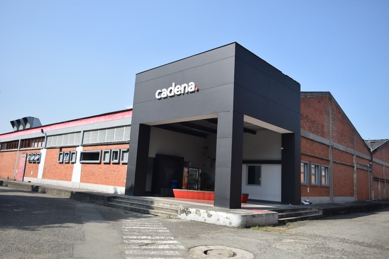 Cadena anunció una inversión superior a $20.000 millones destinada a ampliar y modernizar su planta en Yumbo, donde opera su Centro de Impresión y Operación de Seguridad,