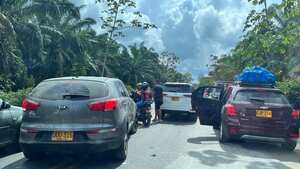 Este es el monumental trancón en la Ruta del Sol. Conductores en la vía La Lizama, advierten que llevan más de cinco horas detenidos por un bloqueo