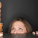 Dejar de comer carbohidratos o eliminar la grasa son errores comunes y garrafales cuando iniciamos una dieta. (Foto: Thinkstock)