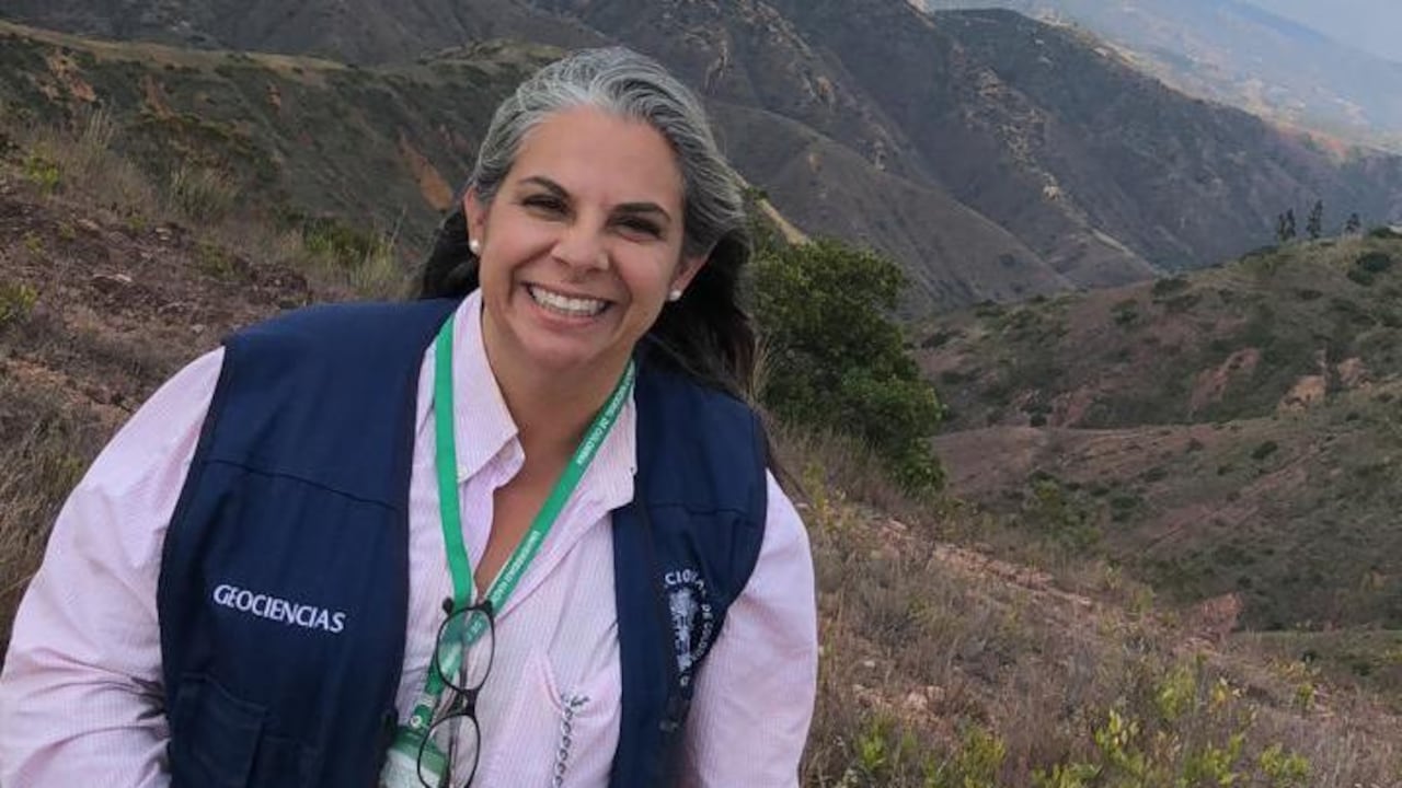 Clemencia Gómez es la primera mujer latinoamericana en recibir el Premio al educador inspirador en Geociencias por parte de la Fundación de la Asociación Americana de Geólogos del Petróleo.