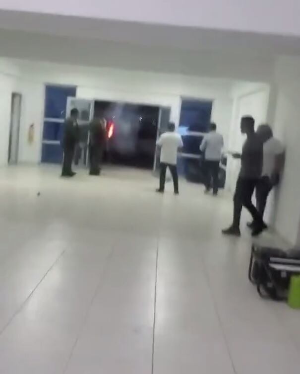 Graves disturbios en Manaure, La Guajira, un grupo de personas intentó tomarse la Alcaldía.