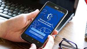 Chiang Mai, Tailandia - 22 de marzo de 2016: captura de pantalla de la aplicación Tumblr que se muestra en el teléfono móvil Asus Zenfone 2. Tumblr es una plataforma de microblogging y un sitio web de redes sociales.