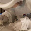 ¿Por qué el coronavirus causa la pérdida del olfato?