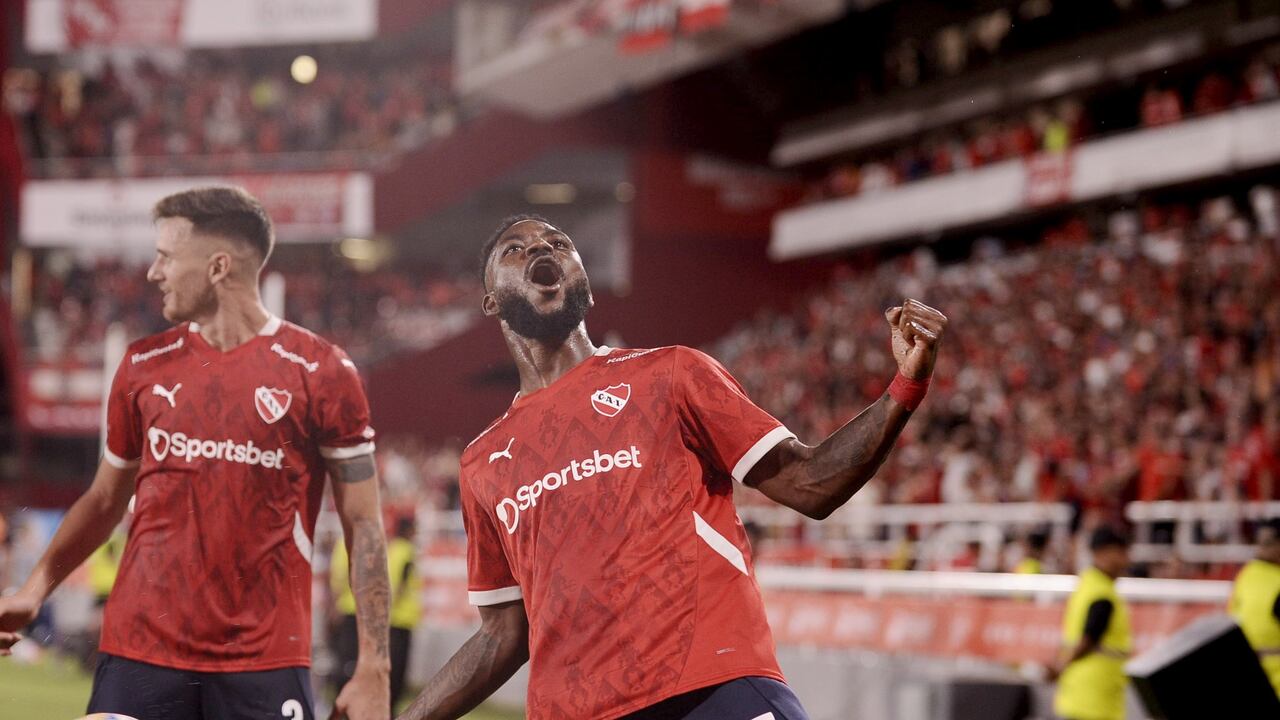 Álvaro Angulo anotó gol, con Independiente, frente a Gimnasia.