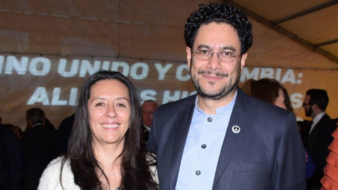 La antropóloga Pilar Rueda es la pareja sentimental del senador y candidato presidencial Iván Cepeda.