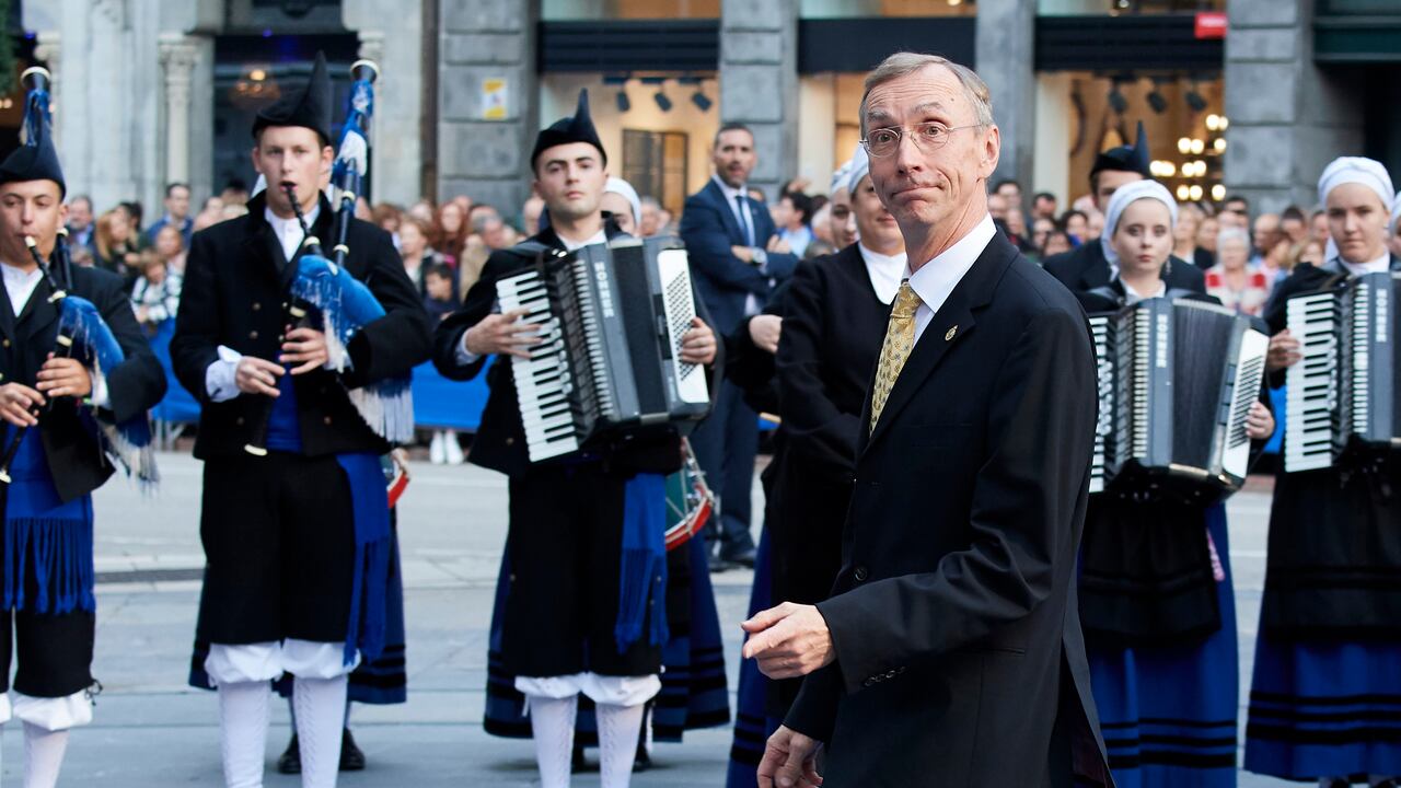 OVIEDO, SPAIN - OCTOBER 19: Svante Paabo arrives to the 2018 Princess of Asturias Awards Ceremony at the Campoamor Teather on October 19, 2018 in Oviedo, Spain. (Photo by Carlos R. Alvarez/WireImage)