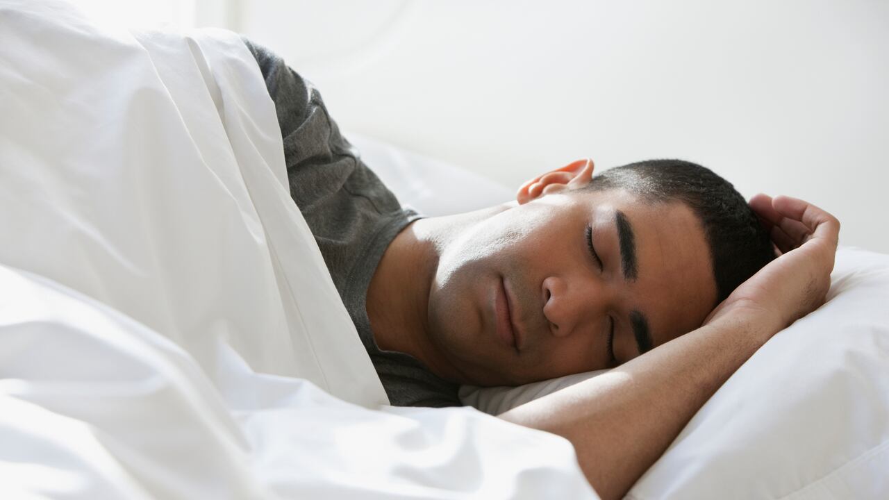 Dormir bien es clave para la salud general del ser humano.