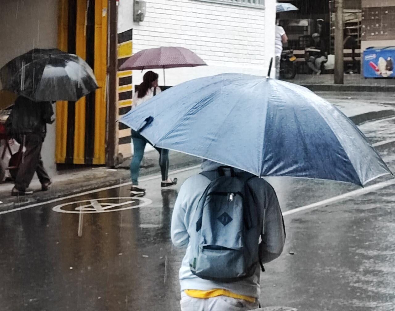 En Caldas ya se tienen deslizamientos en las vías que comunican con los diferentes municipios