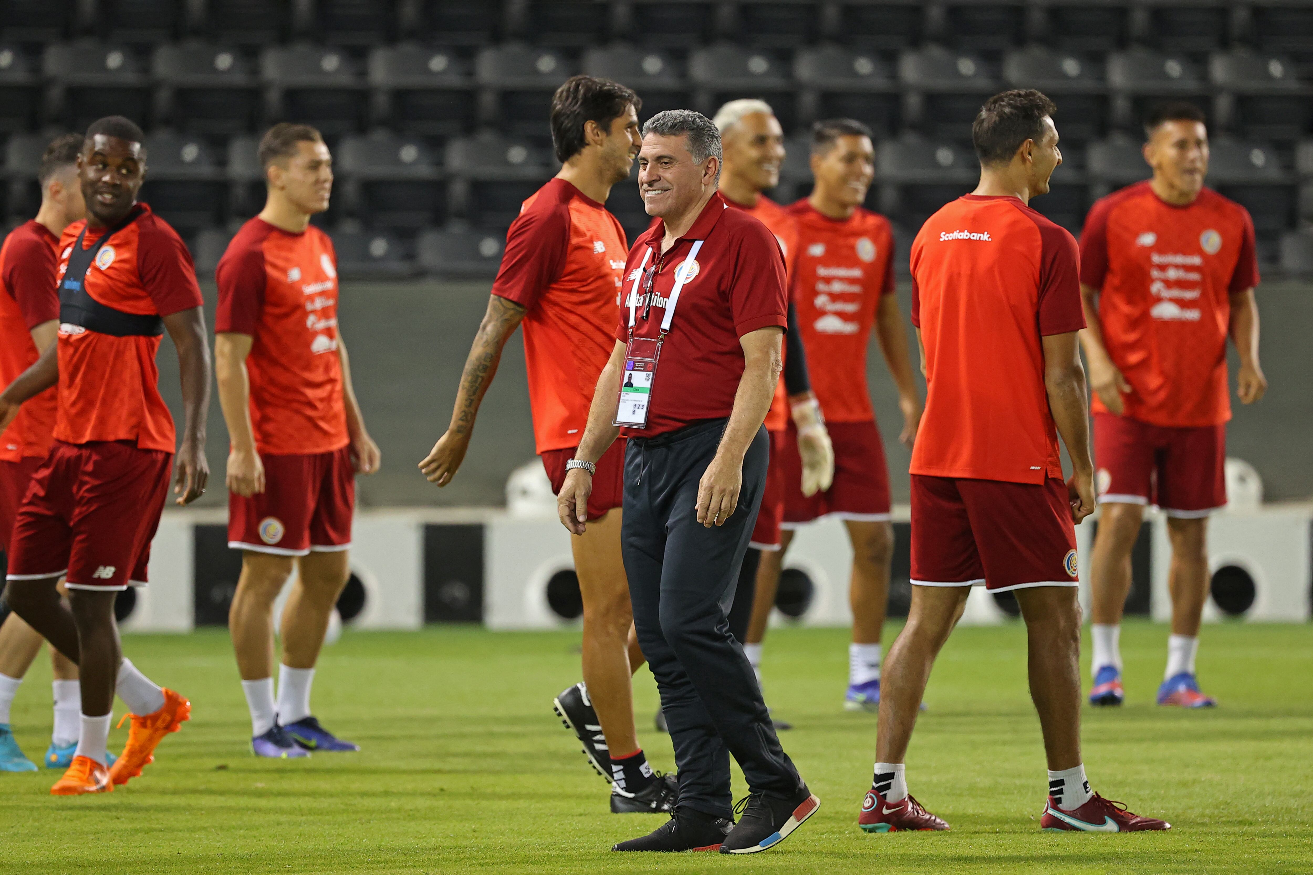 Luis Fernando Suárez, técnico colombiano clasificado a Catar 2022