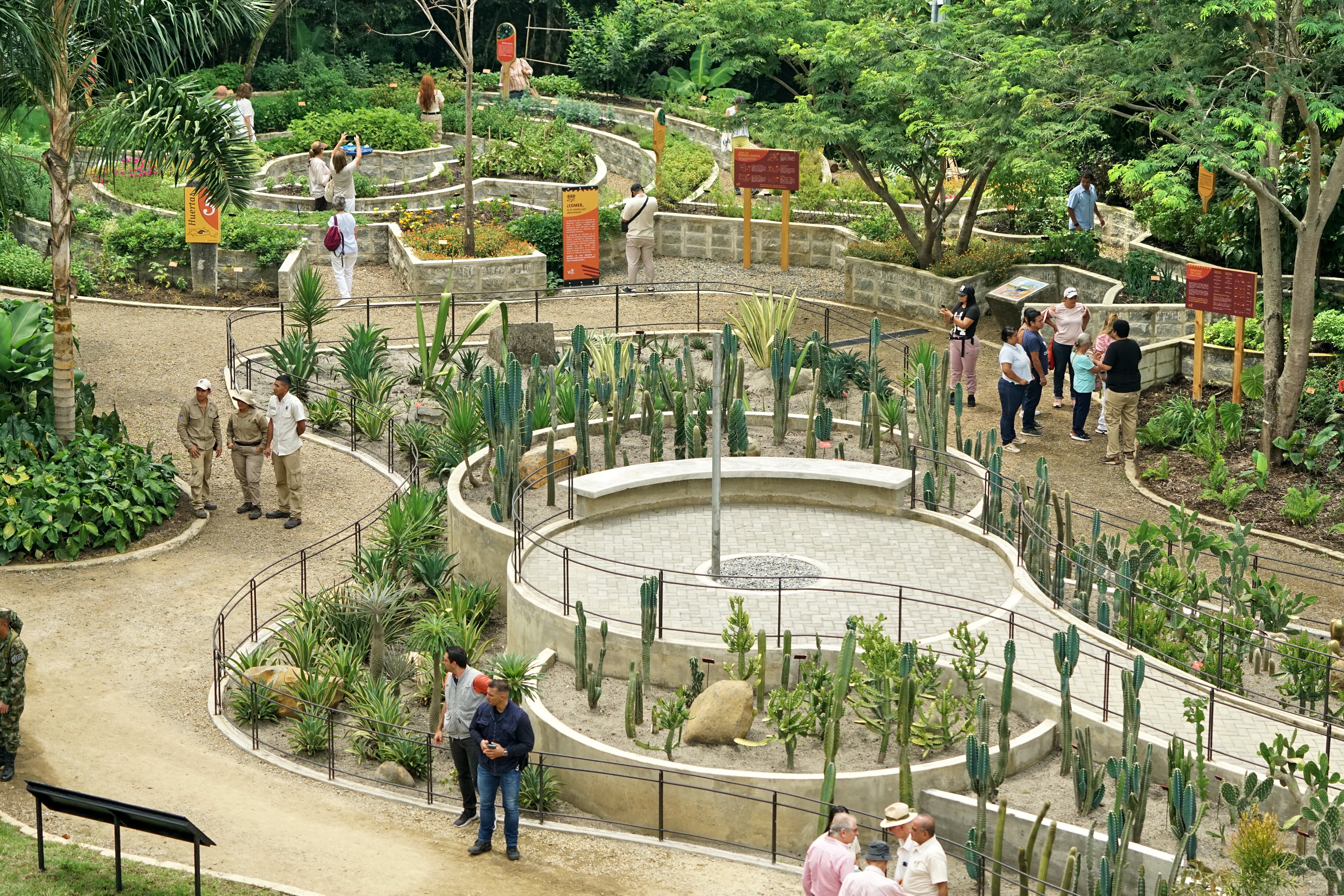 Jardín Botánico de Cali abre sus puertas al público. La Fundación Zoológica de Cali, le apuesta a que el JBC sea un ícono de ciudad, un lugar imperdible para visitar, más que un lugar para conocer de plantas es un lugar para aprender del mundo vegetal y promover valores relacionados con el buen vivir.