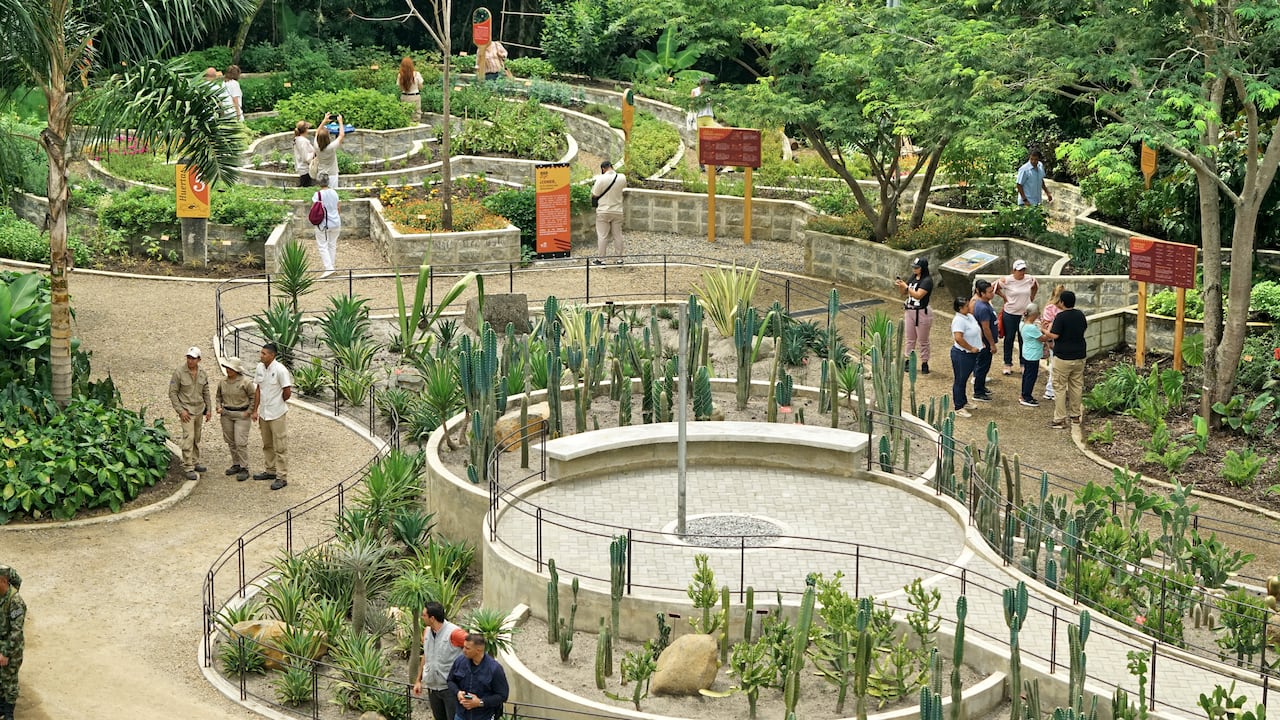 El Jardín Botánico de Cali está ubicado en la zona oeste de la ciudad.