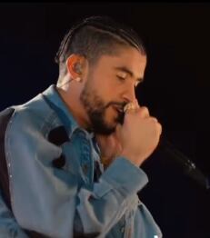 Bad Bunny también cantó junto a José Feliciano en Coachella.