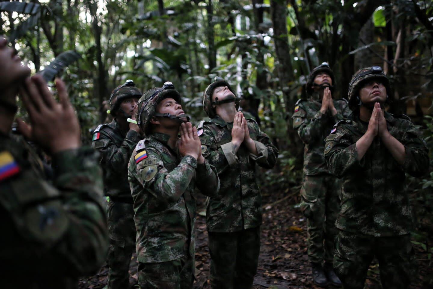 Curso de lanceros en la selva amazónica