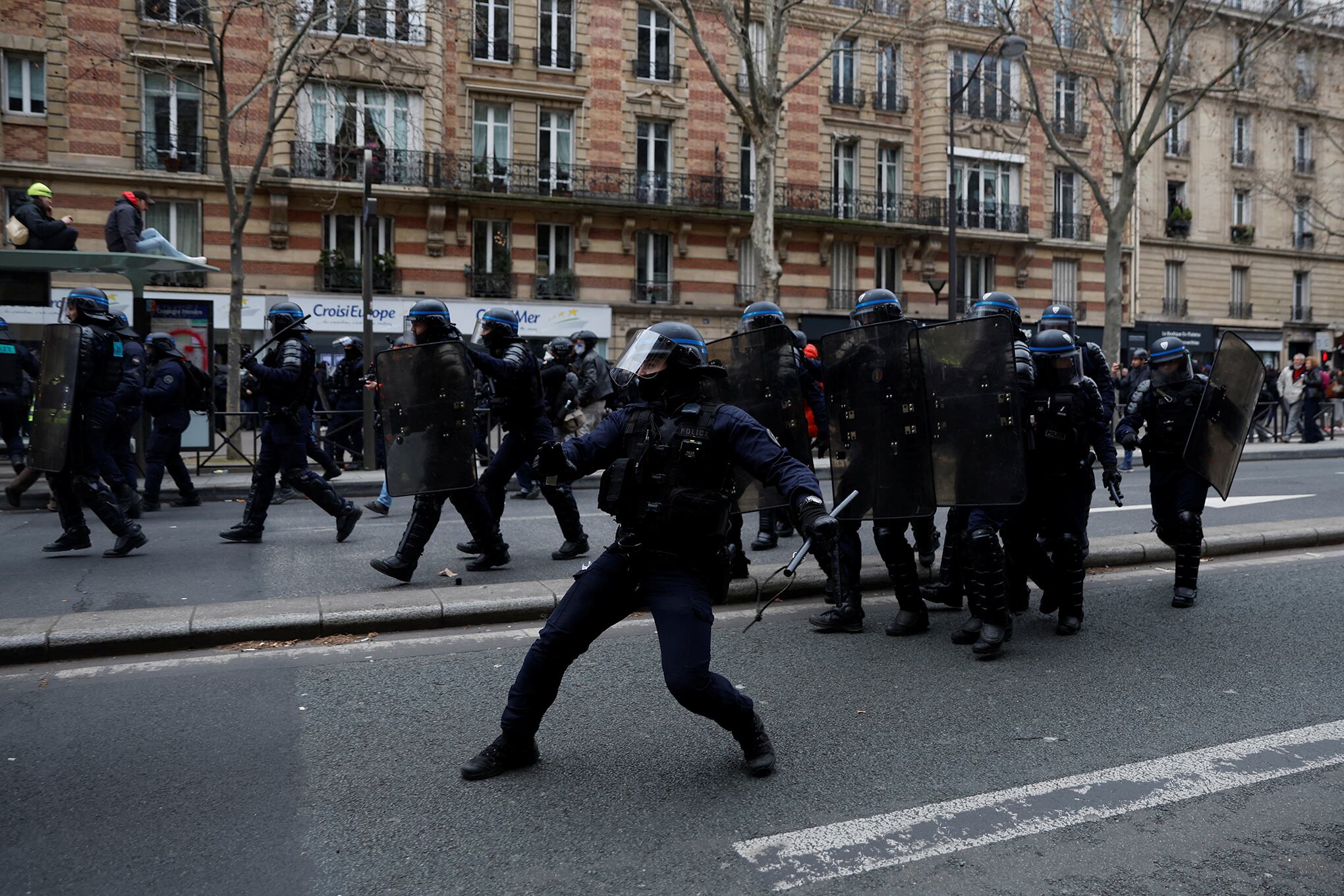 En imágenes : Enfrentamiento entre policía y manifestantes en Francia.