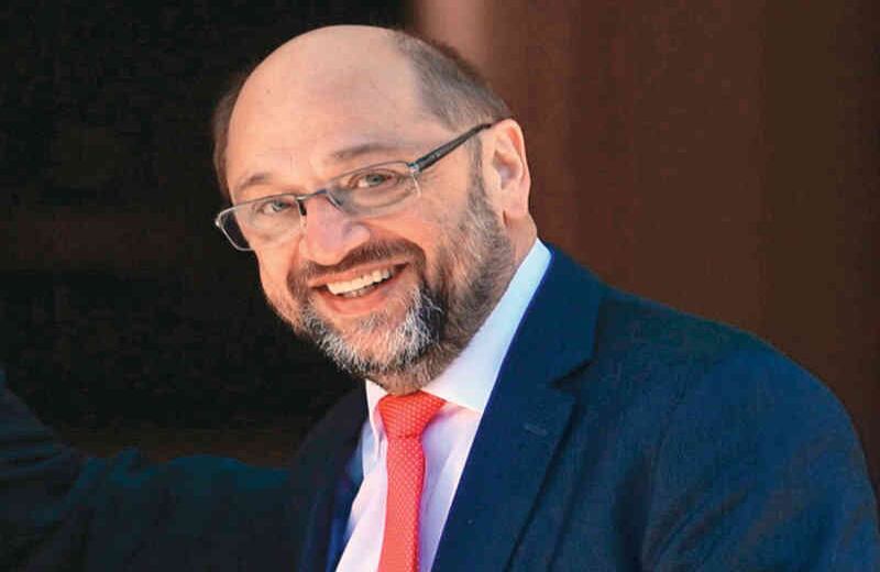 “Muy merecido por su gran coraje y su compromiso con la paz” Martin Schulz,  presidente del Parlamento Europeo