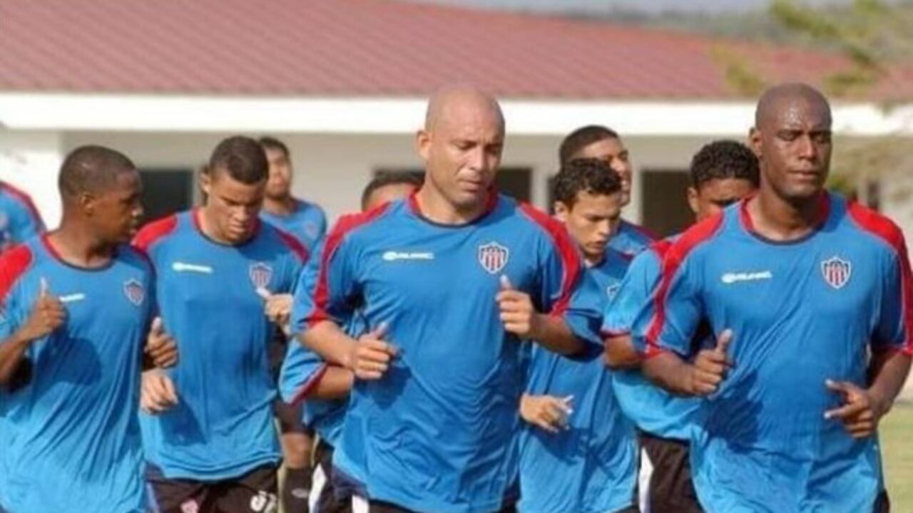 Futbolista que murió por coronavirus.