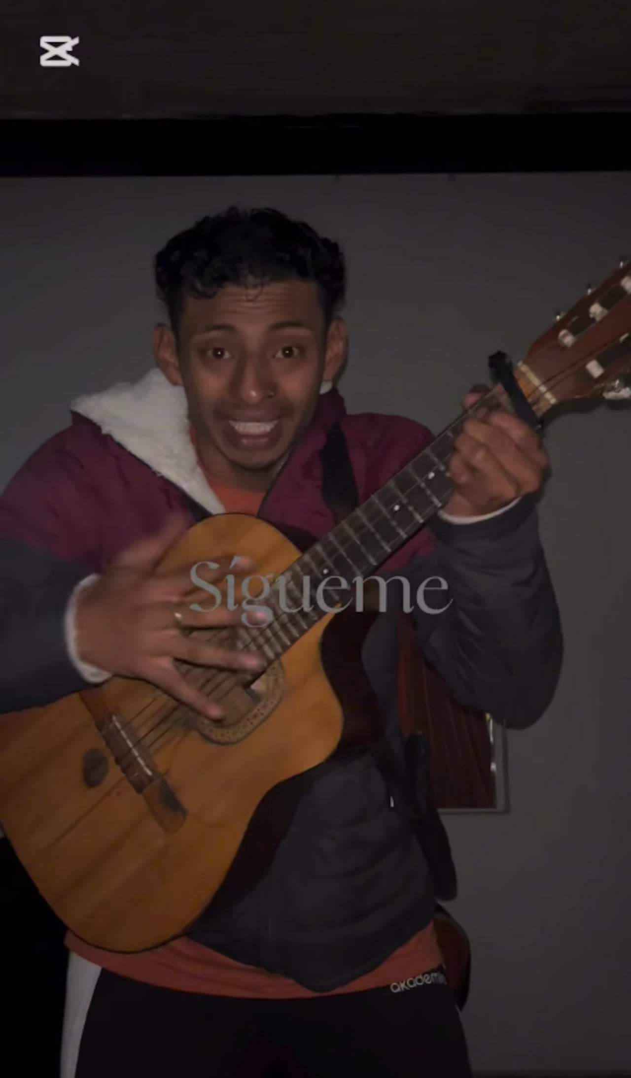 Georgito trabaja de 5 a una de la tarde y documenta cómo se desarrollan sus jornadas en Transmilenio