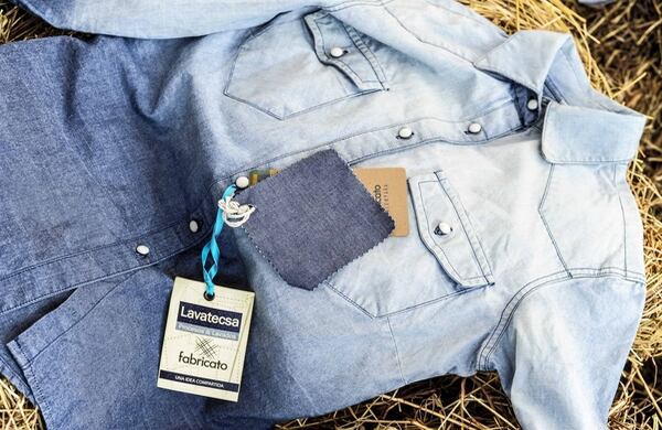 Las jóvenes diseñadoras que llevaron sus creaciones a Colombiatex participaron en el proyecto BtoBe (Brazilians to Be) y resultaron ganadoras de un concurso entre las  principales facultades de moda en Brasil. 