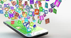 Explosión de ‘apps’
Las aplicaciones se convirtieron en el principal motor de popularización de los teléfonos inteligentes. La tienda de ‘apps’ de Apple alcanzó hace poco la cifra de 50.000 millones de descargas. Las ‘apps’ más descargadas en el mundo son Facebook, Instagram, Whatsapp, Skype, Angry Birds y Twitter.