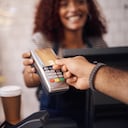 El 82 por ciento de los consumidores colombianos esperan poder comprar lo que quieran, en el momento en que deseen y de la manera que les resulte más conveniente, reveló el estudio ‘New Payment Index’ de Mastercard.