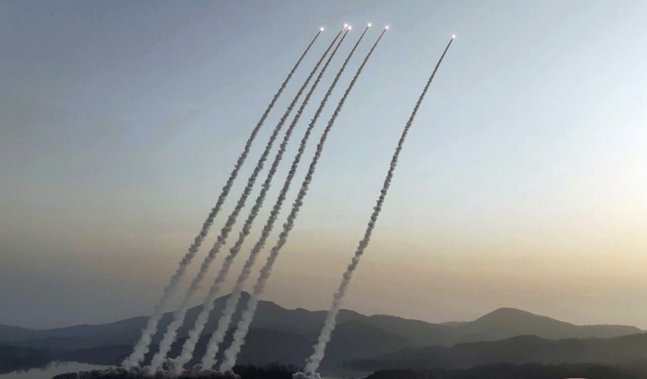 Los misiles en el aire lanzados por Corea del Norte causan pánico entre la población de Corea del Sur