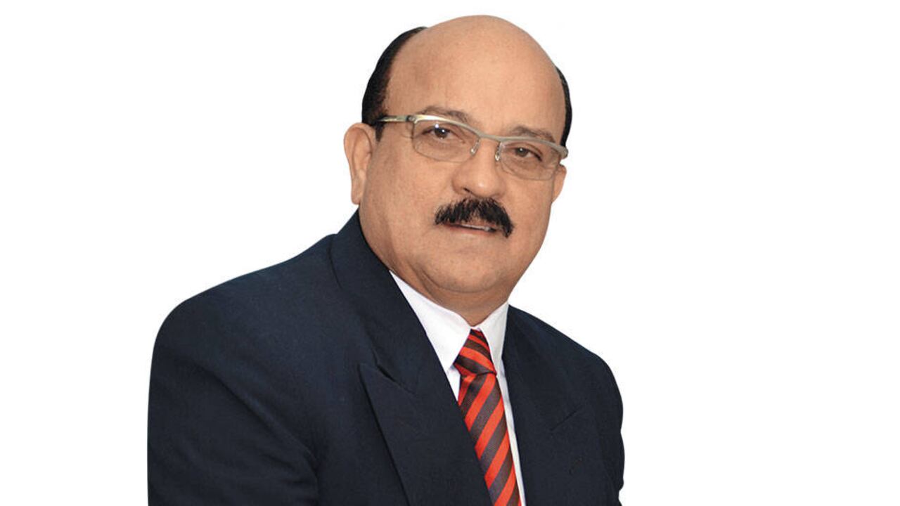 ORLANDO ALZURU. Presidente de la Federación Venezolana de Maestros