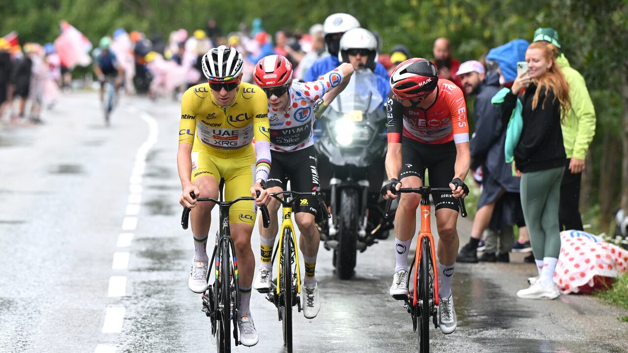 Tadej Pogačar aguantando para su título del Tour de Francia 2025