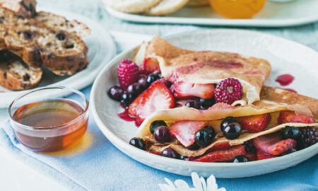 Crepes de frutos rojos y tostadas francesas