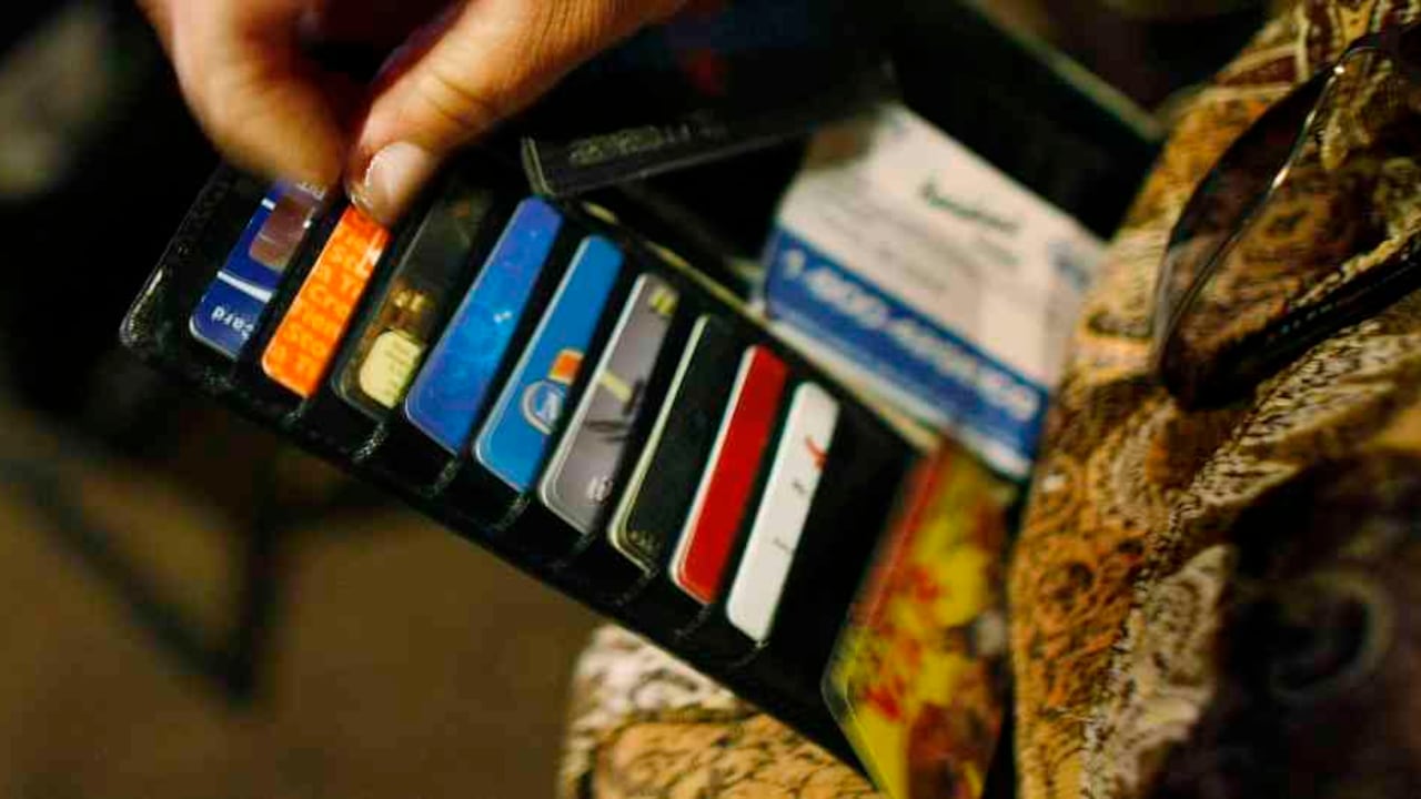 Radicarán proyecto para reducir tasas de interés de tarjetas de crédito.