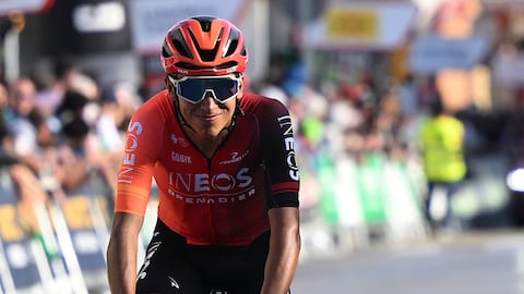 Egan Bernal, ciclista del Ineos Grenadiers, cruzando la meta en la etapa 1 de la Vuelta a Cataluña