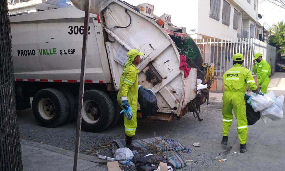 Diariamente, Promo Cali-Valle presta su servicio de recolección de basuras en las zonas del sur y norte de la ciudad.
