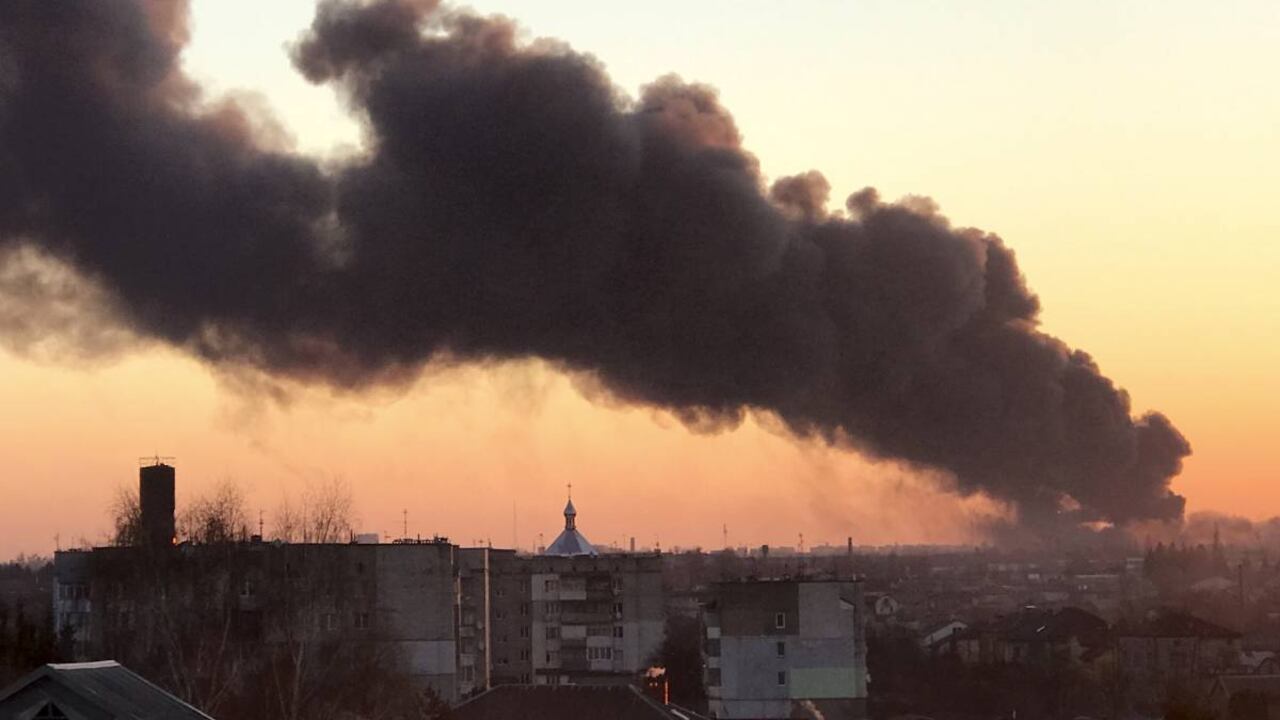 Rusia estaría fortaleciendo su capacidad naval y aérea para romper la resistencia ucraniana.