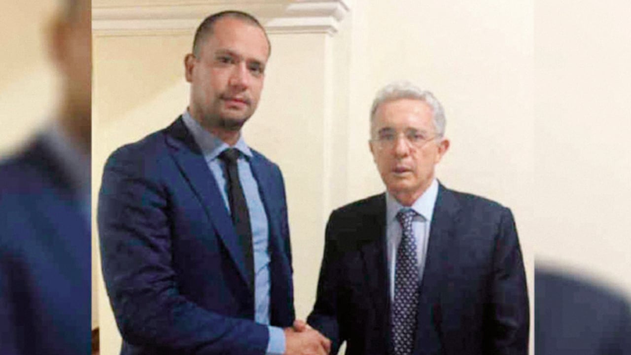 Diego Cadena y Álvaro Uribe han insistido en que Iván Cepeda fletó al testigo Juan Guillermo Monsalve para enlodarlos. La Fiscalía acaba de incautar una finca que aparece a nombre de otros, pero que en realidad sería del testigo.