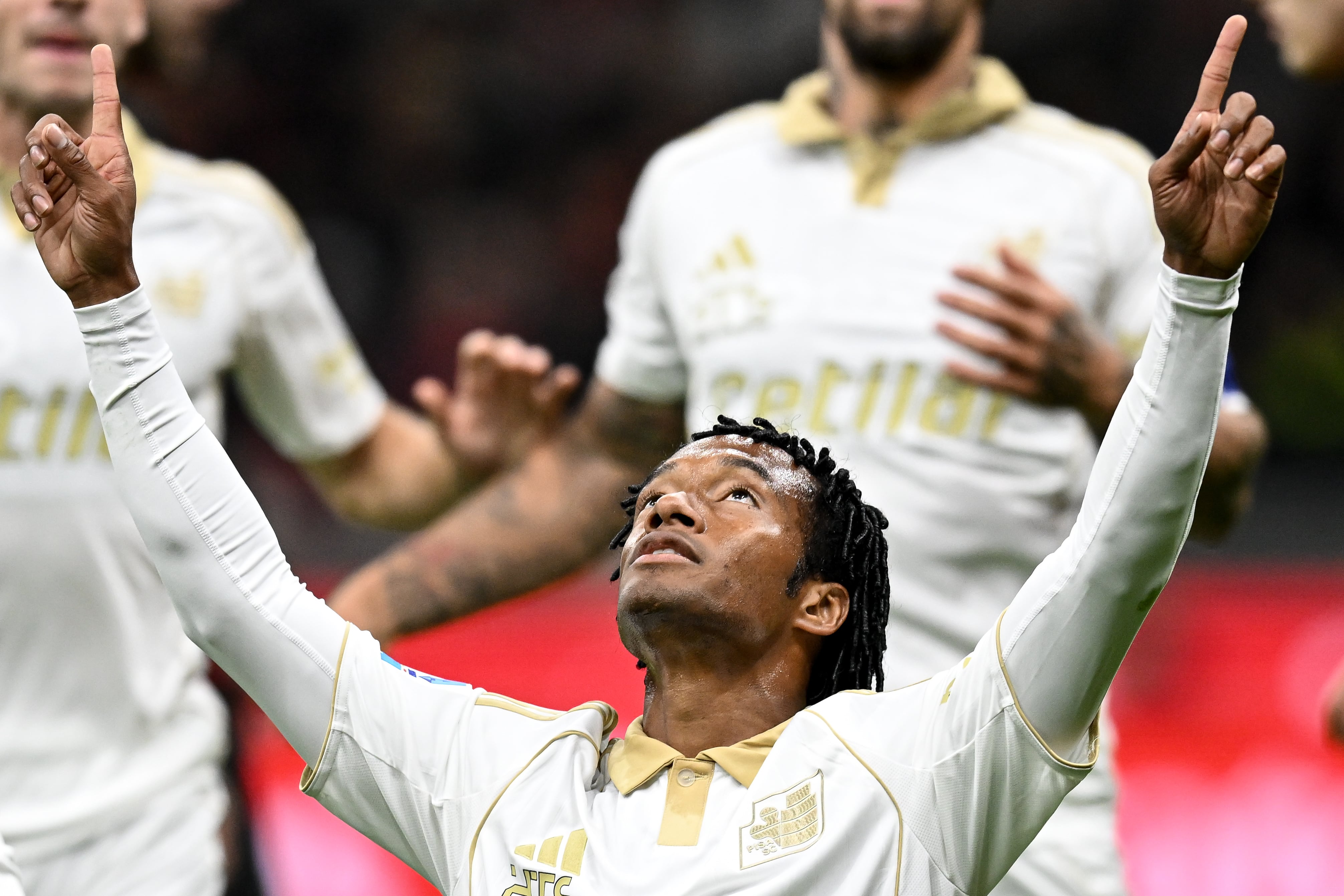 MILAN, ITALY - OCTOBER 24: Juan Cuadrado of Pisa celebrates his goal during the Serie A match between AC Milan and Pisa SC at Giuseppe Meazza Stadium on October 24, 2025 in Milan, Italy. (Photo by Image Photo Agency/Getty Images)
