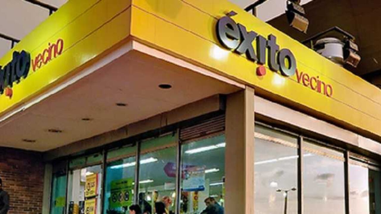 Las adquisiciones del Grupo Éxito son a su principal accionista, Casino, quien posee poco más del 54% de la empresa.