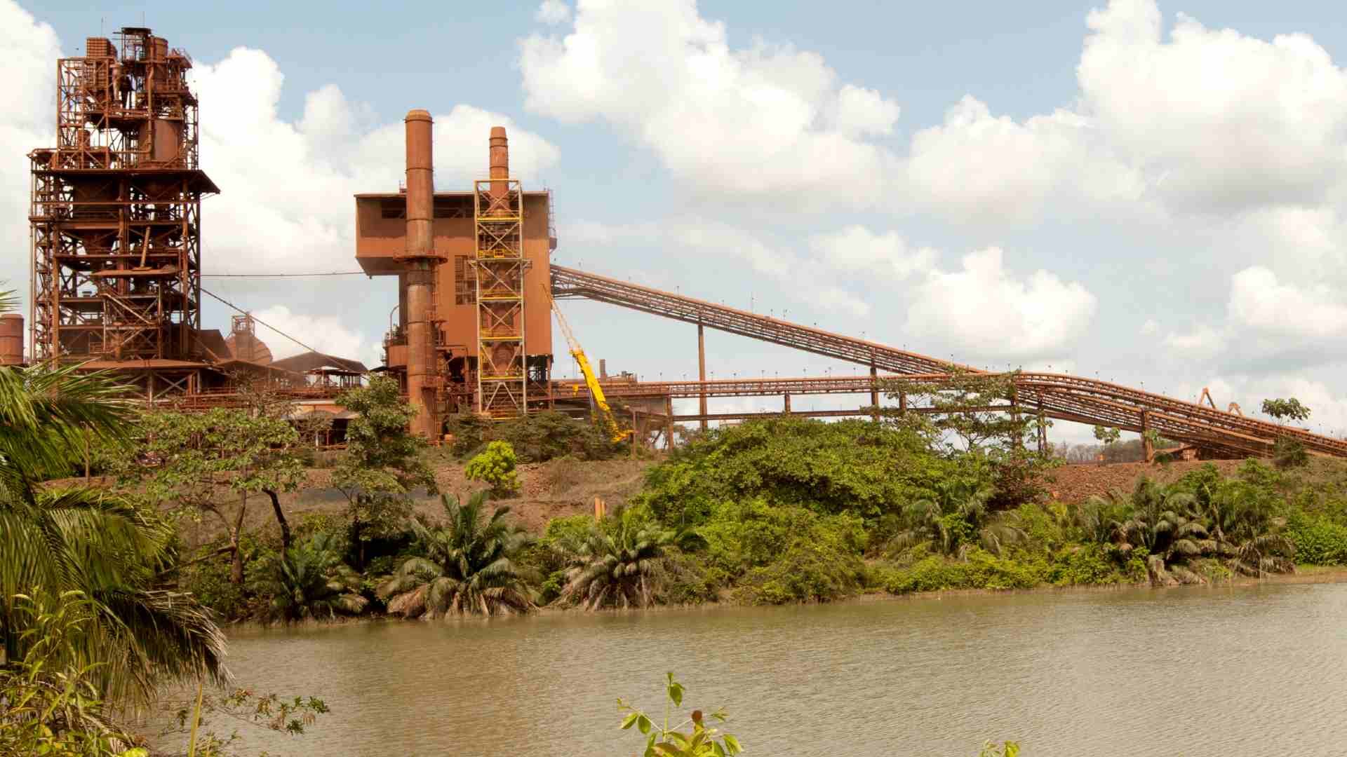 En los alrededores de Cerro Matoso, lugar de operaciones de South 32, hay 25 comunidades locales, incluidas 11 organizaciones indígenas zenúes y tres comunidades afrocolombianas.