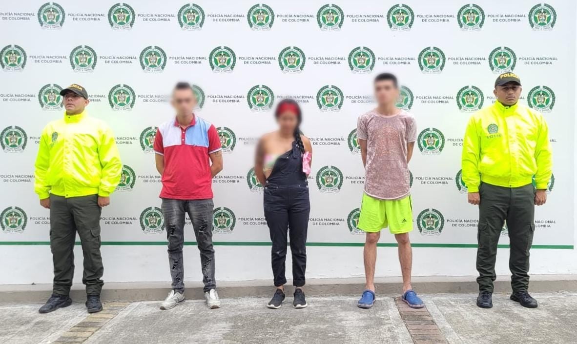 Estas personas intimidaban a sus víctimas con armas cortopunzantes para despojarlas de sus pertenencias