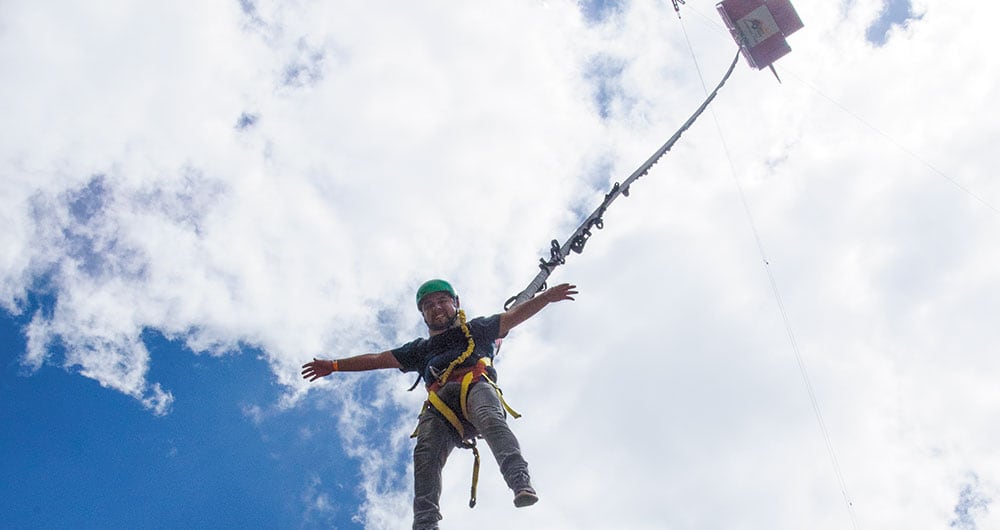 La altura del primer salto en slingshot es de 125 metros
