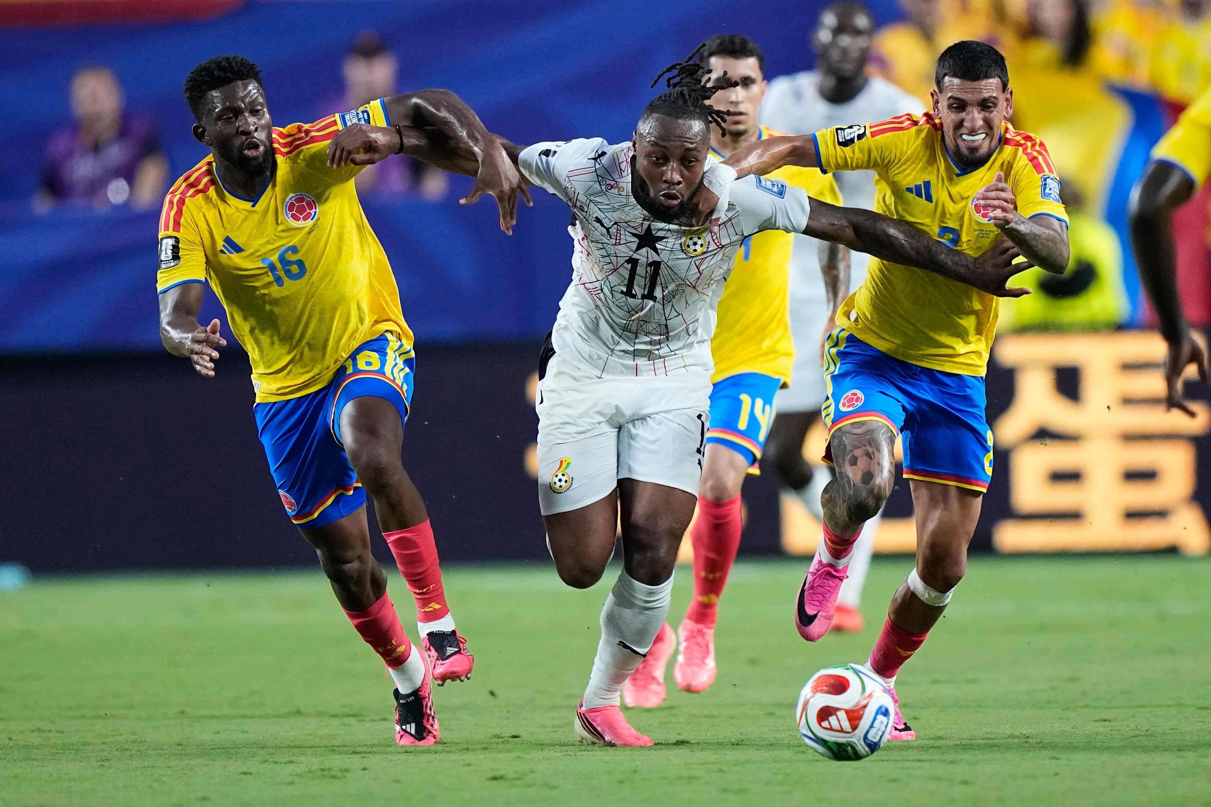 Jefferson Lerma y Daniel Muñoz se han destacado en defensa.