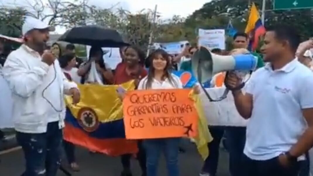 Agentes de viajes en Cali denuncian amenazas en su contra por incumplimientos de Viva Air.