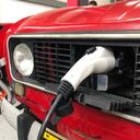 El sueño de convertir su querido carro viejo a eléctrico se puede hacer realidad. La transformación del vehículo puede costar 40 millones de pesos.