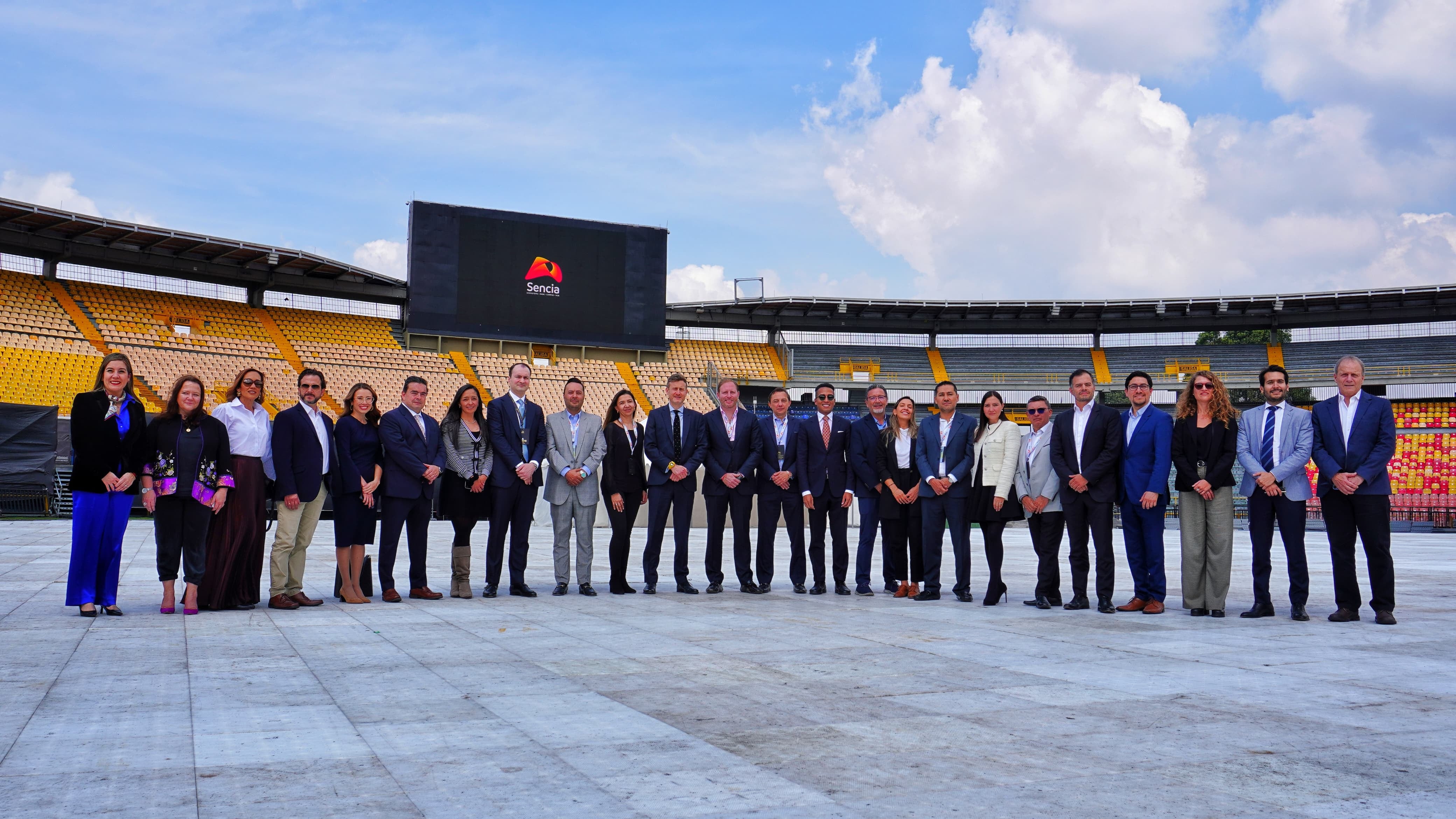 A la reunión asistieron los representantes de Sencia y las empresas constructoras, así como el Embajador del Reino Unido en Colombia y el representante de UKEF en el país.