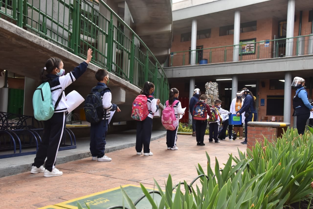 Colegio distrital regreso a clases presenciales