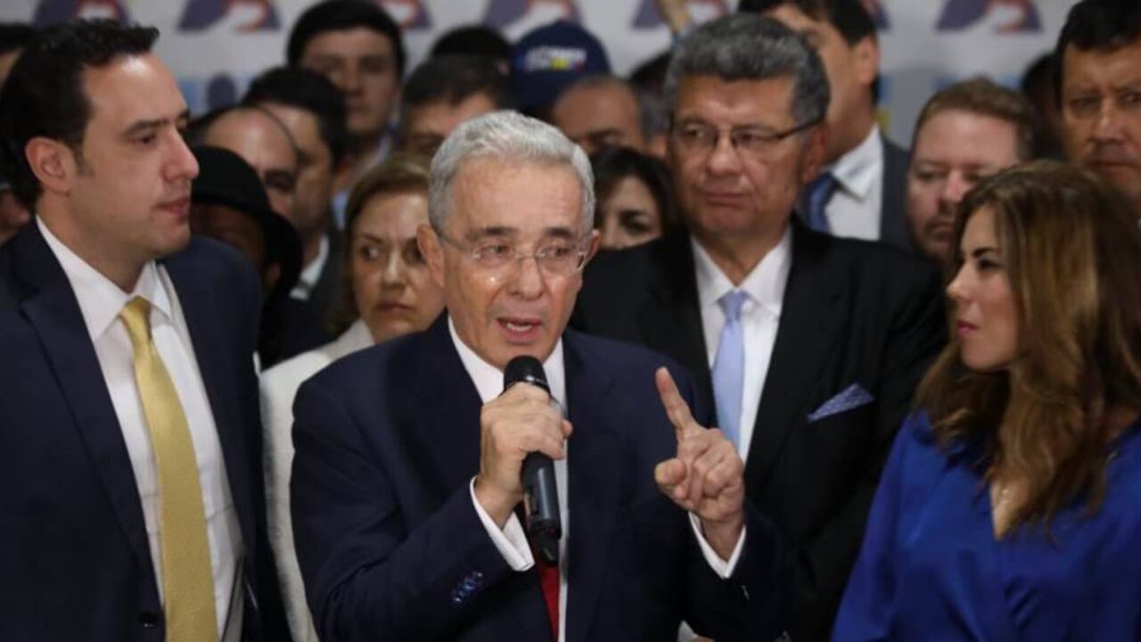 El uribismo celebró la decisión de la Corte de dejar el proceso en la Ley 906 de 2004.