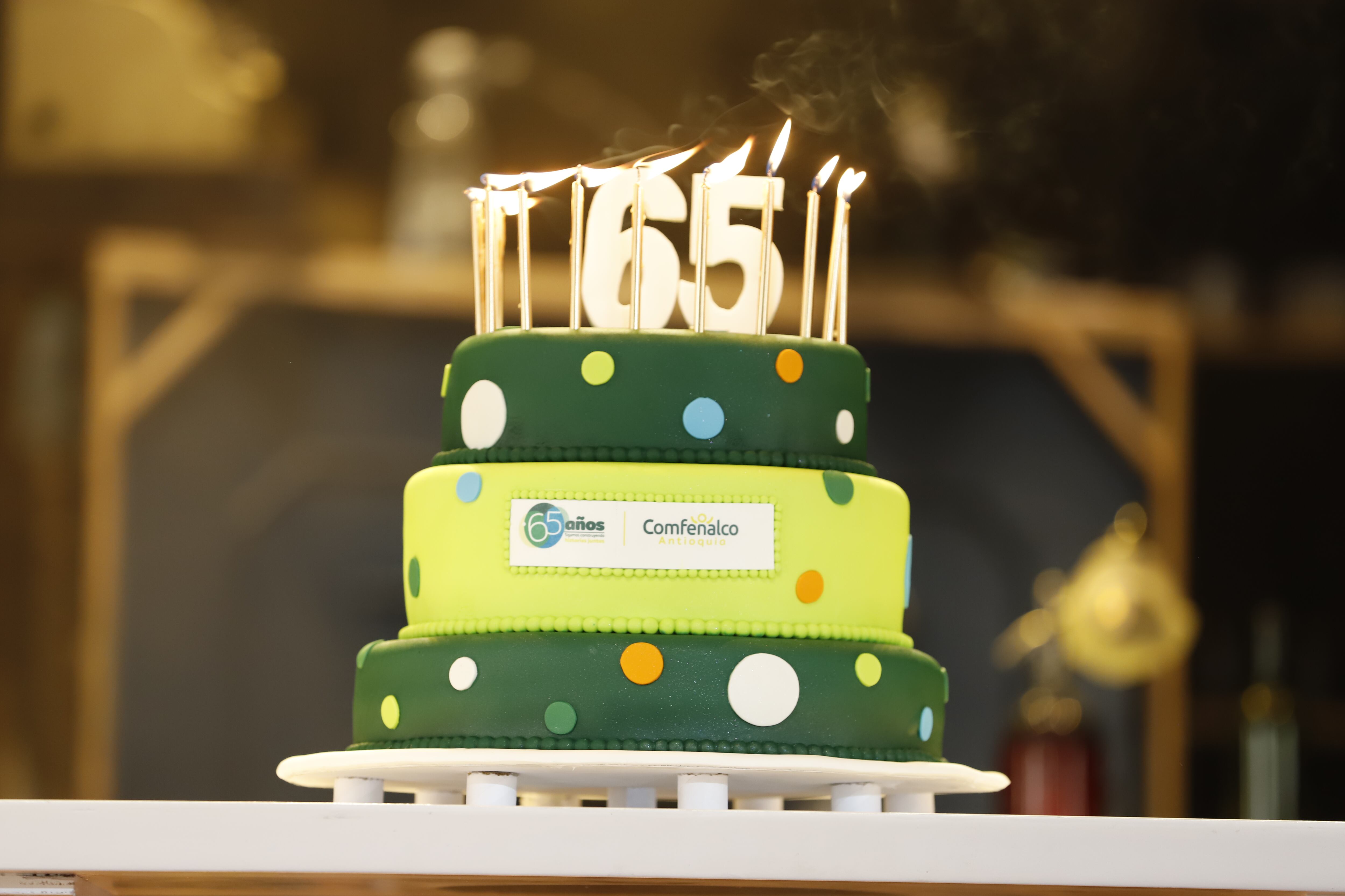 Comfenalco Antioquia a través del tiempo logró ampliar su portafolio de servicios subsidiados en salud, crédito, empleo, vivienda, educación, turismo social, cultura, bibliotecas y esparcimiento