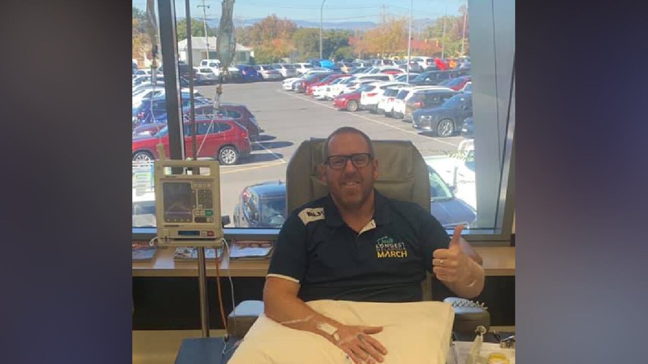 Matt Kean, hombre que es paciente con melanoma y ahora se dedica a genera conciencia